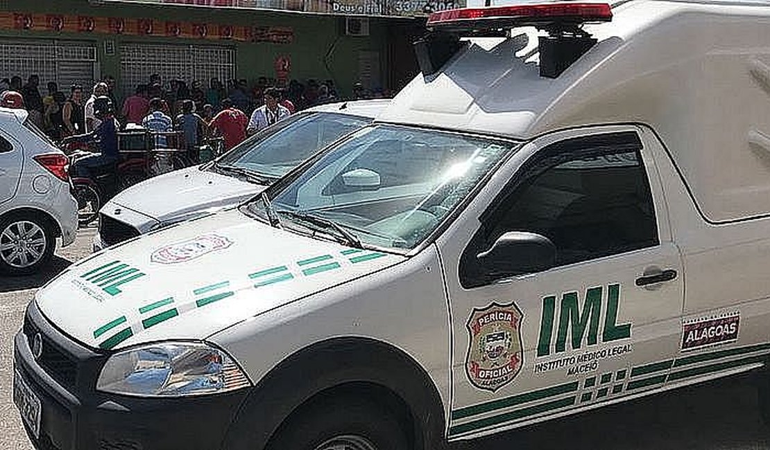 Grave acidente deixa homem morto e duas pessoas feridas em trecho da AL-101