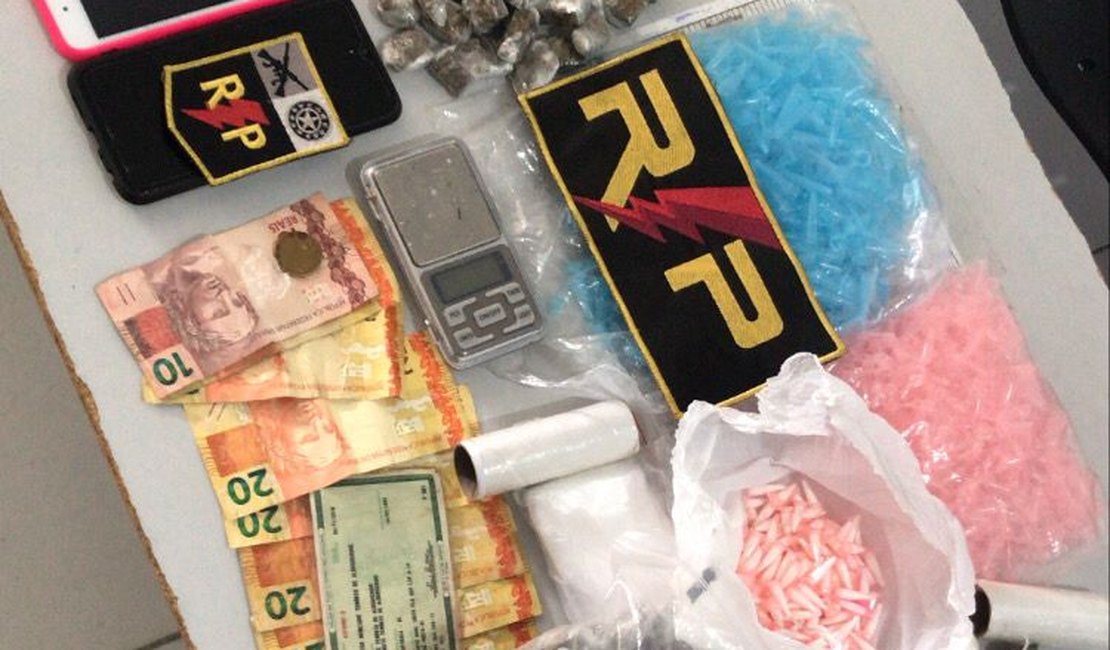 Dupla é presa por tráfico após polícia achar drogas em carro por aplicativo, em Arapiraca