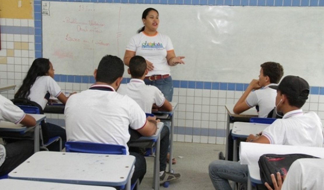 Seduc abre vagas para professores temporários que atuem na rede pública estadual