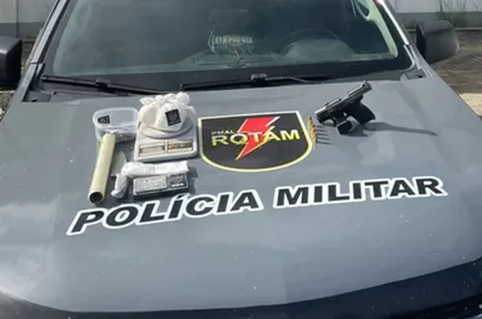 Suspeito é preso com cocaína e arma de fogo na parte alta de Maceió