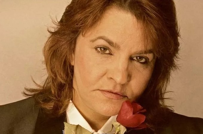 Escritora mais censurada do país terá romances eróticos lésbicos reeditados