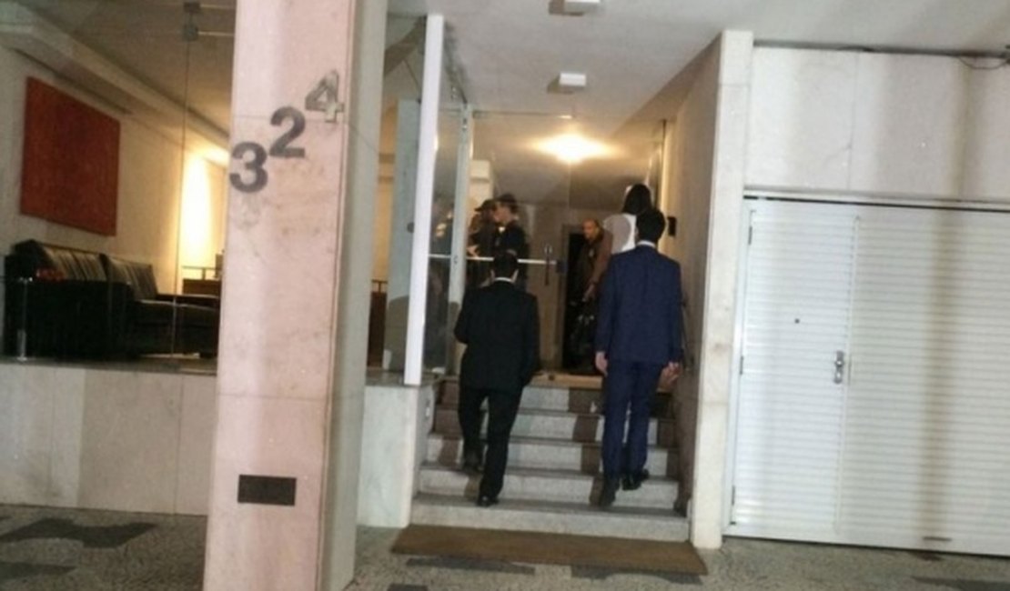 PF e MPF fazem operação de busca na casa de Aécio Neves no Rio