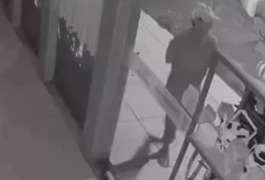 VÍDEO: Restaurante localizado no Centro de Arapiraca é arrombado e furtado durante a madrugada