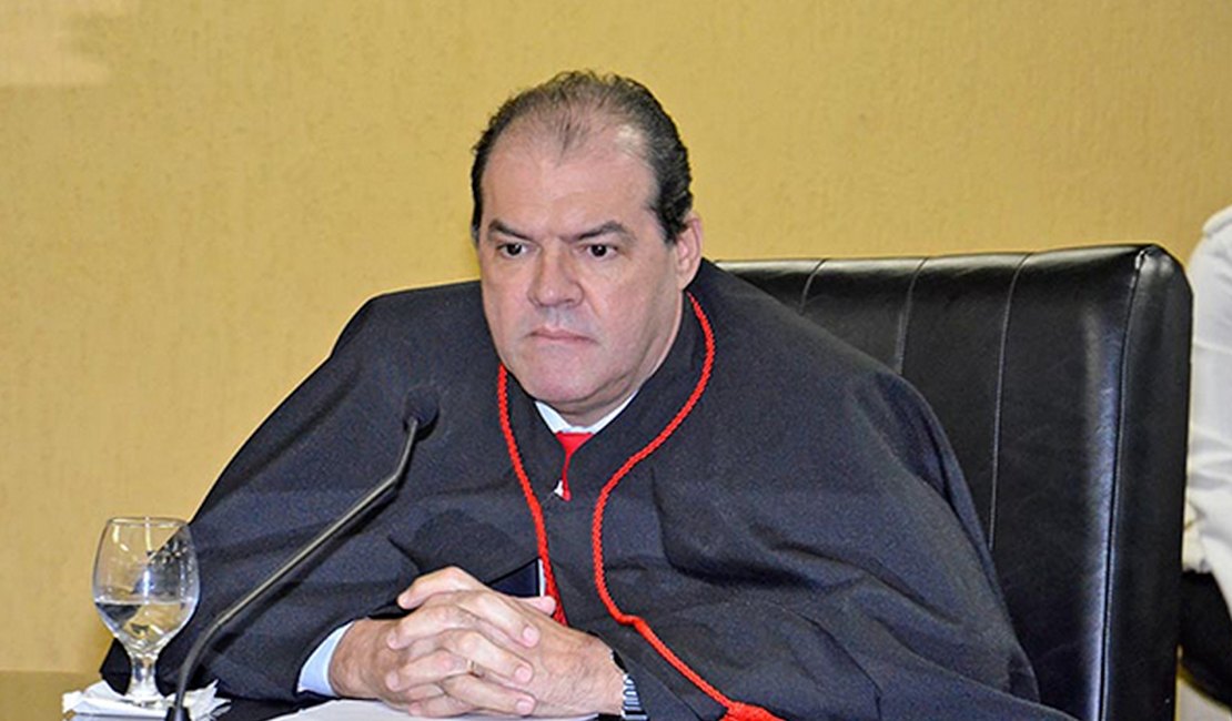 STJ aceita denúncia contra ex-presidente do TCE-AL