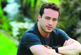 Rodrigo Andrade diz adeus às novelas e se joga no sertanejo: 'Humor inteligente'