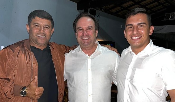 Presidente da Câmara parabeniza prefeito de Arapiraca pelo seu aniversário