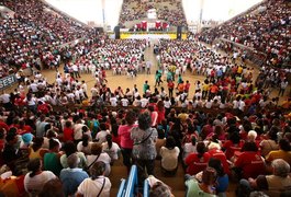 Milhares de fiéis celebram o dia de Pentecostes em Alagoas