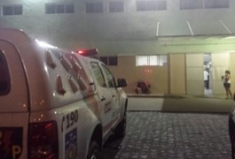 Homem é baleado e autor dos disparos é detido após ser reconhecido no hospital, em Maceió
