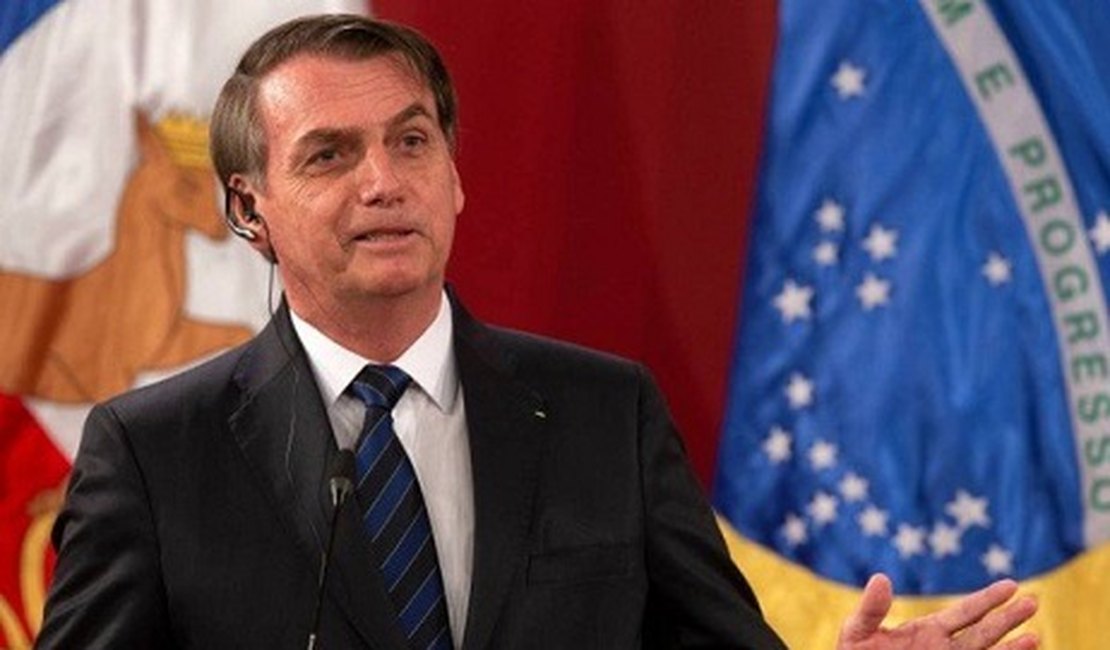 Bolsonaro diz que fim de visto para turistas beneficiará economia