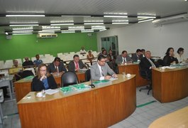 Vereadores cobram merenda escolar de qualidade e alertam sobre os casos de dengue em Arapiraca