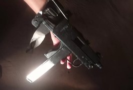 Operação apreende submetralhadora, revólver e drogas no Litoral de Alagoas