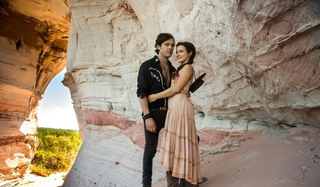 Bianca Bin e Sérgio Guizé estariam vivendo romance no bastidores de novela