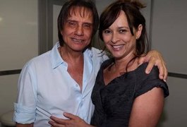 Myrian Rios publica fotos ao lado de Roberto Carlos e fãs torcem pelo retorno do casal