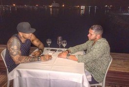 Leo Santana faz declaração para amigo em rede social