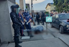 VÍDEO. Dono de oficina é executado com vários tiros em Arapiraca