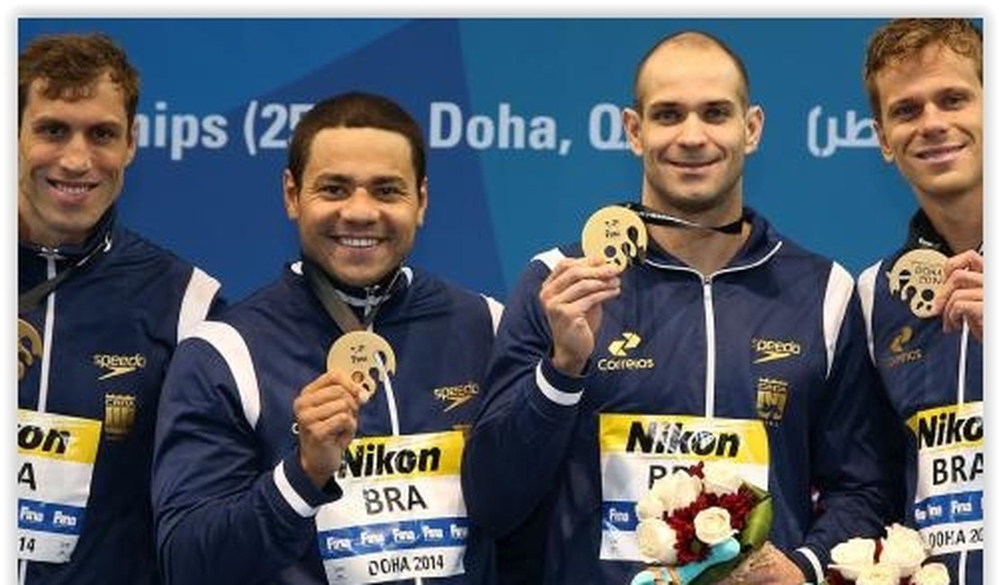 Brasil quebra recordes e fatura três medalhas de ouro no Mundial de piscina curta