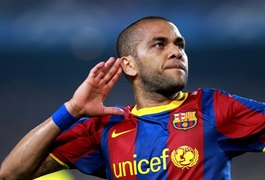 Daniel Alves não renova com Barça e já pode assinar com outro time