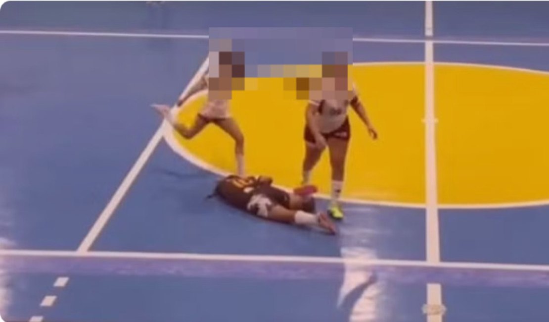 VÍDEO: Jogadora de futsal é suspensa por 5 anos após chutar cabeça de adversária durante partida no Ceará