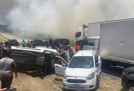 VÍDEO. Colisão envolvendo cerca de 11 veículos deixa feridos; ex-policial alagoano estava no acidente