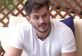 “BBB17”: Marcos é repreendido por prometer plástica a Elis
