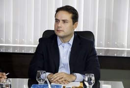 Renan garante presídios para menores após redução da maioridade penal