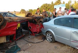 Três pessoas ficam feridas em grave acidente na zona rural de Arapiraca