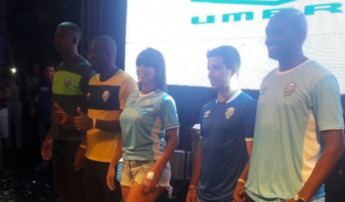 Uniformes do CSA apresentados para 2017 não agradam torcida azulina