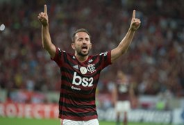 Flamengo aguarda exames para contar com Everton Ribeiro e mais oito no domingo