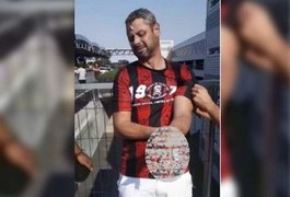 Torcedor do Athletico que perdeu mão manuseando sinalizador faz pedido: “Traz a taça pra nós aí'