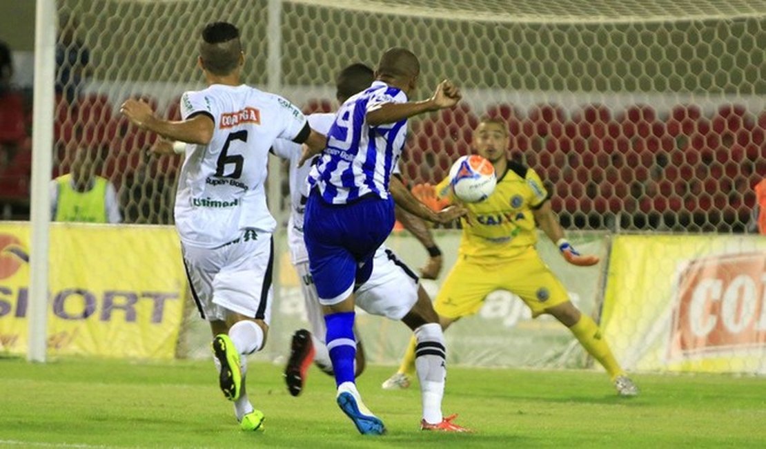 Reinaldo perde gols e clássico entre CSA e ASA termina empatado