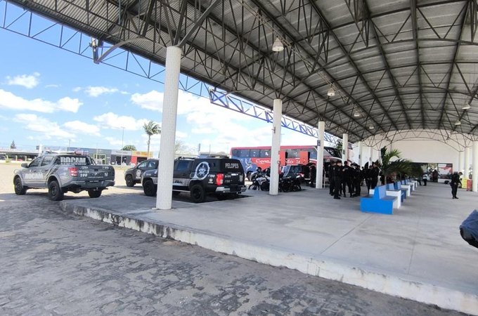 Homem é flagrado com maconha durante fiscalização com cão farejador na rodoviária de Arapiraca