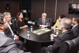 Corregedor-geral eleito, Fábio Ferrario recebe representantes da Arpen em reunião de transição
