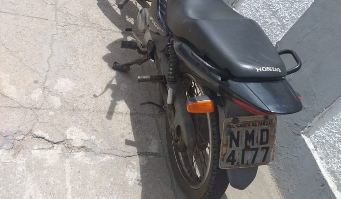 Motocicleta roubada por homens armados é recuperada em Lagoa da Canoa