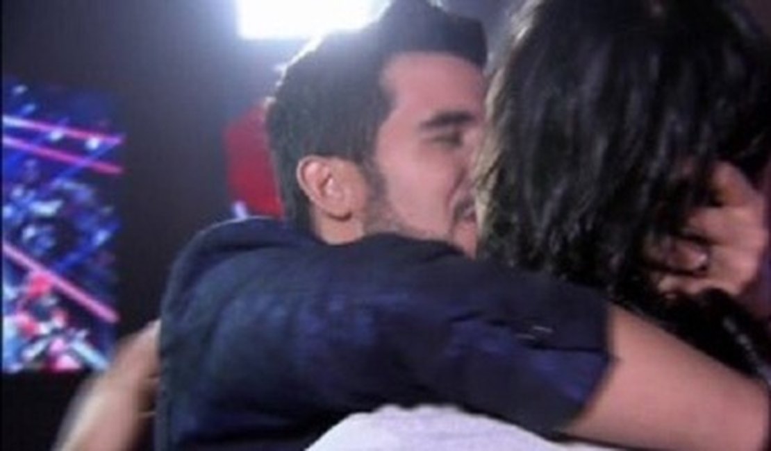 Beijo gay marca estreia da 5ª temporada do ‘The Voice Brasil’; Ivete não foi