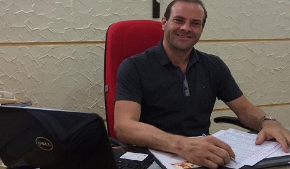 TJ julga recurso de prefeito de Piaçabuçu condenado por porte de arma