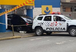Criança de 4 anos morre após carro de luxo bater contra portão de escola, na Zona Sul de SP