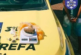 Suspeito é preso com drogas escondidas em terreno baldio, no Agreste