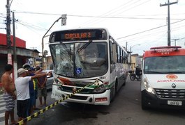 Colisão entre ônibus deixa cinco pessoas feridas em Maceió