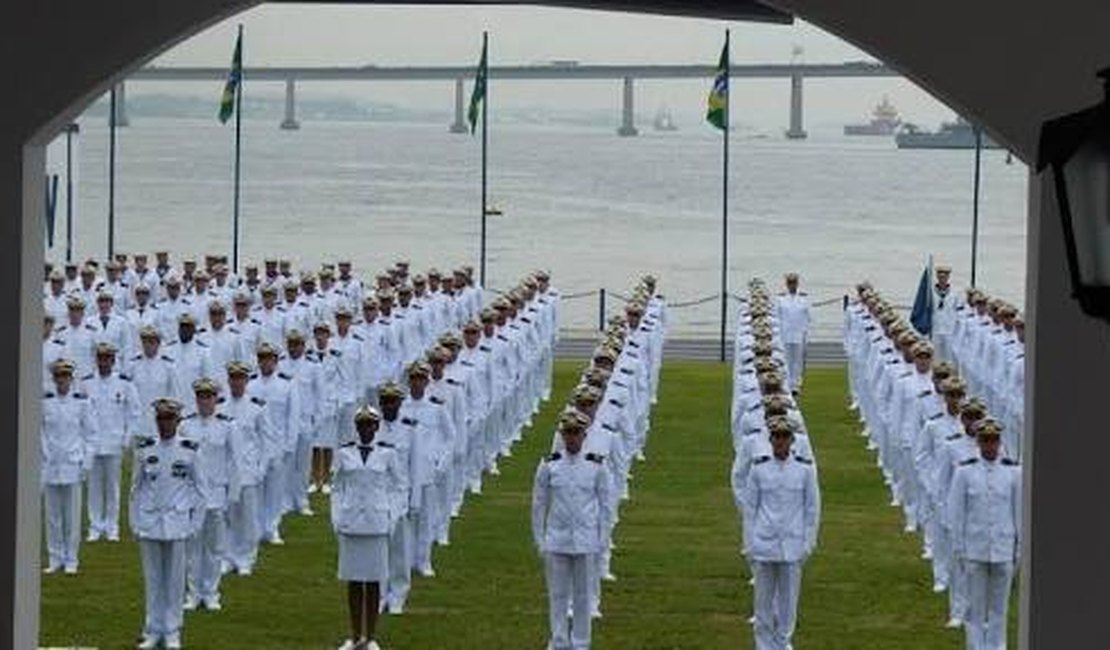 Marinha abre concurso com 450 vagas e salário inicial de R$ 8 mil