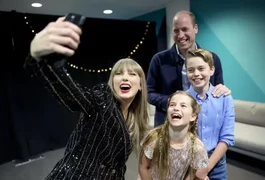 Príncipe William celebra os 42 anos com filhos em show de Taylor Swift