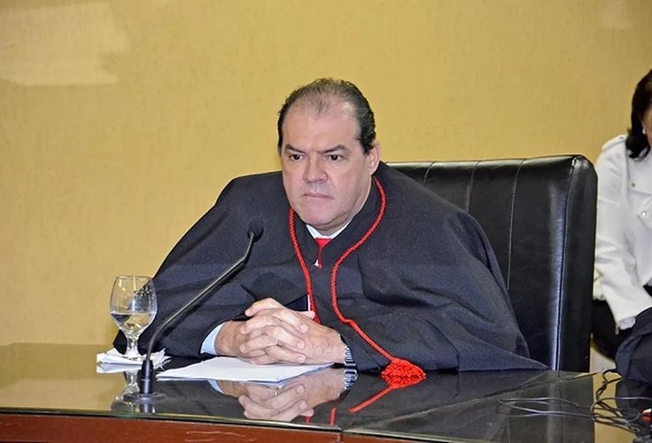 Cícero Amélio, ex-presidente do Tribunal de Contas desiste de candidatura