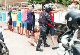 Rocam prende suspeitos com drogas e espingarda no Parque Ceci Cunha, em Arapiraca
