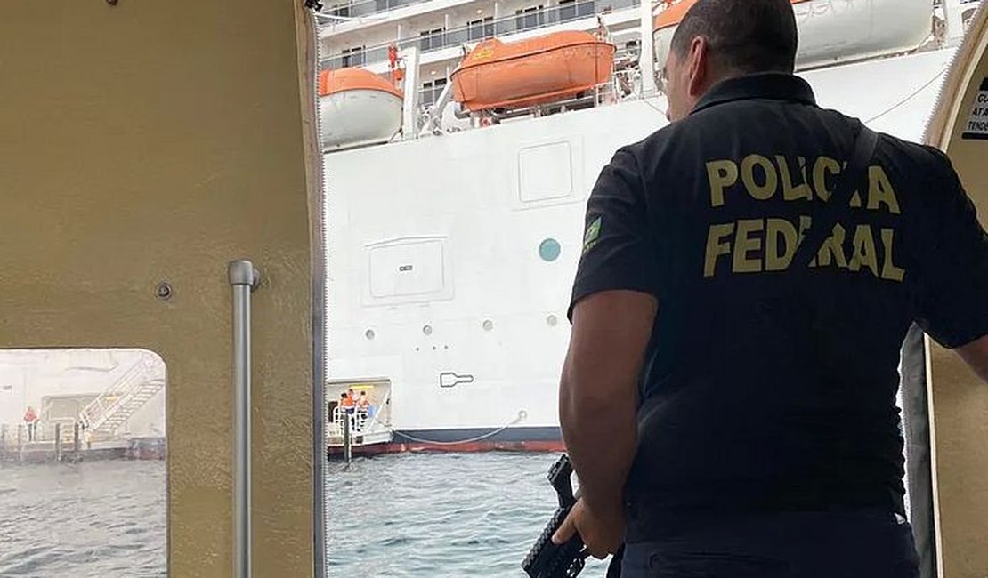 Navio temático que teve cantor Leonardo como anfitrião é investigado pela PF por sequestro