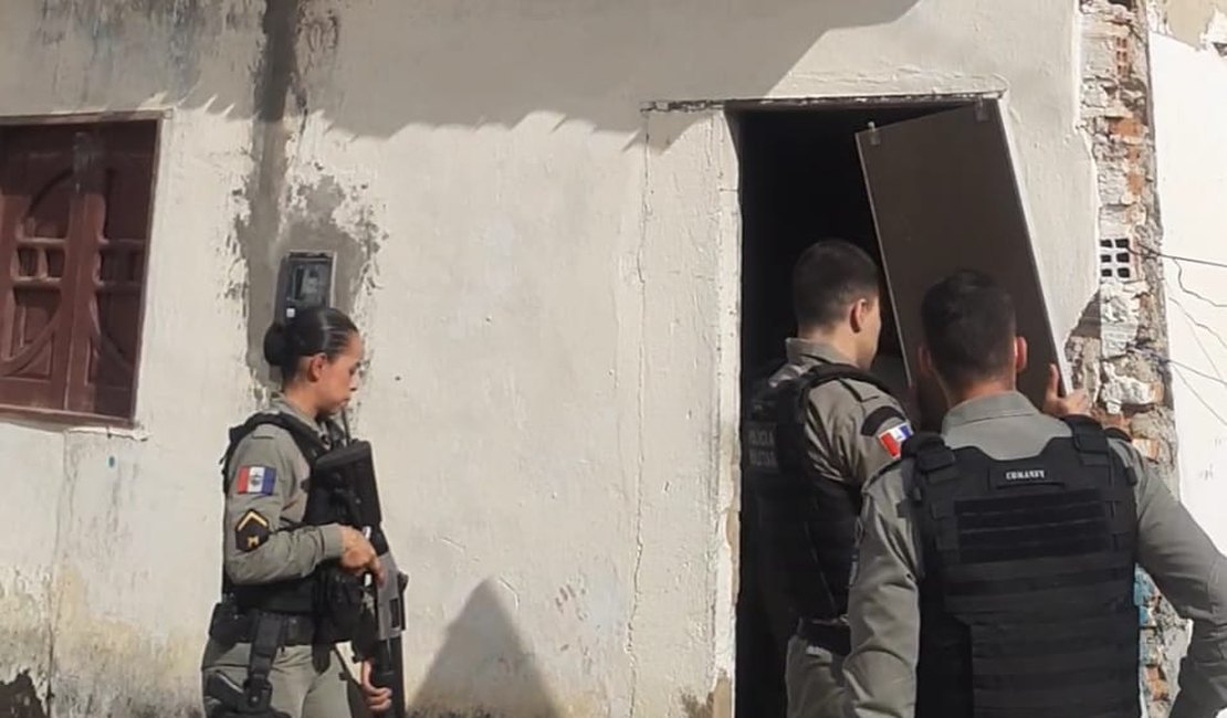 Polícia Militar salva mulher de incêndio em Arapiraca