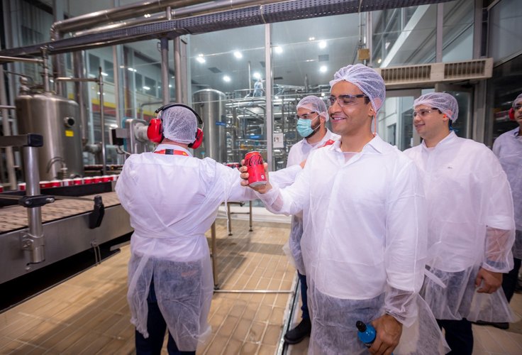 JHC visita fábrica da Coca-cola e reafirma compromisso com a geração de emprego