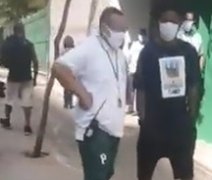 Vídeo. Atacante do Palmeiras atropela homem na porta de shopping em SP