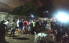 Festa clandestina no bairro Ouro Preto, em Maceió
