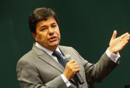 Ministro defende PEC do Teto e diz que Brasil não pode virar Grécia ou Rio