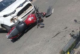 Mulher colide contra motociclista e foge sem prestar socorro no bairro Brasília, em Arapiraca