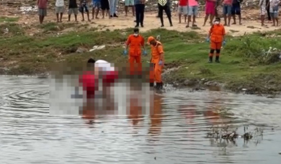 Cadáver do sexo masculino é encontrado em riacho em Delmiro Gouveia